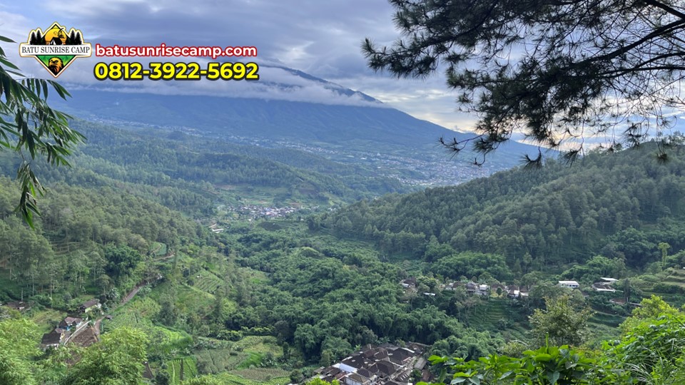 Pemandangan alam Batu Sunrise Camp