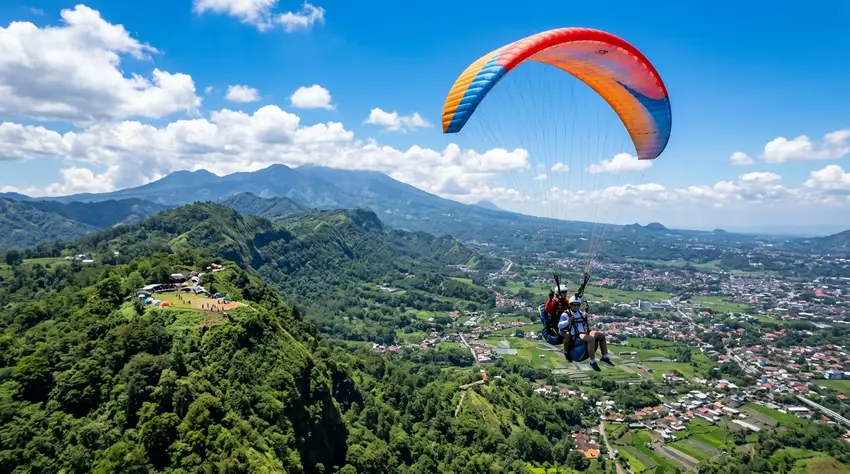 Harga Paralayang Tandem Gunung Banyak Batu: Paket, Tiket, dan Biaya Tambahan
