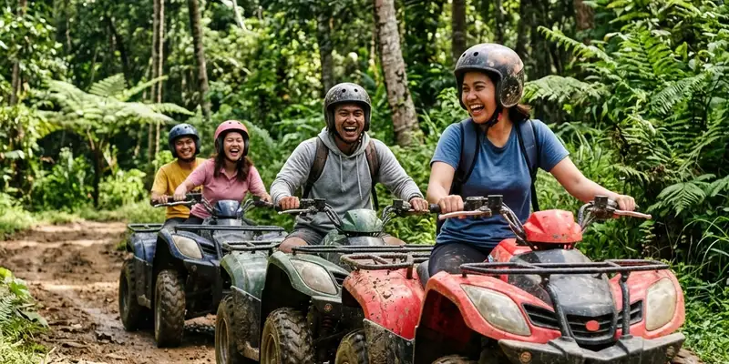 Wisatawan menikmati pemandangan alam pegunungan di Malang Skyland